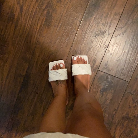 Whit woven square toe slides - Picture 2 of 8